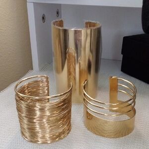 Elegant Gold Cuff Bracelet Set